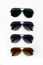 Load image into Gallery viewer, Modern Aviator - Gold/Black - MACULAR ADVENTURE CO.
